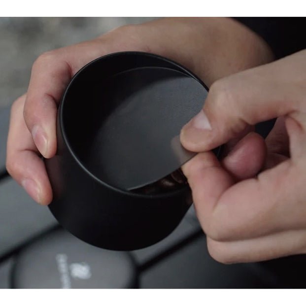 Hario Zebrang Coffee Can 50 g – Luftdichte Bohnen-Dose für unterwegs