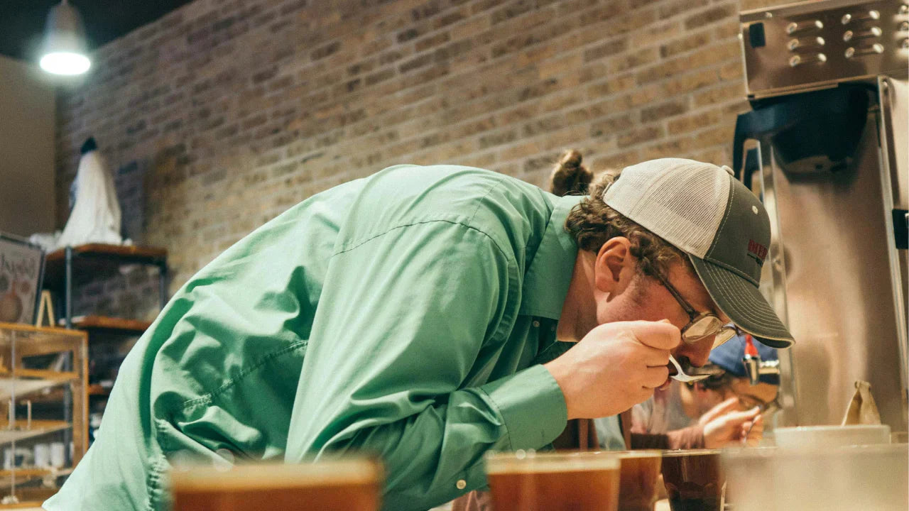 Cupping: So entdeckst Du Kaffee von seiner aromatischen Seite
